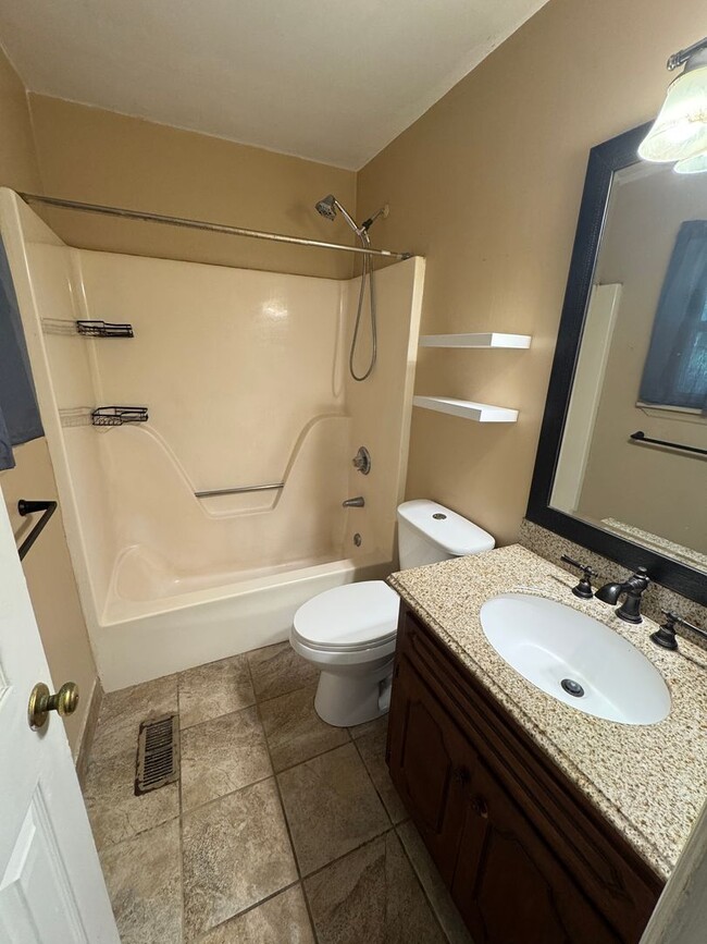 Building Photo - 37 Ty Dr