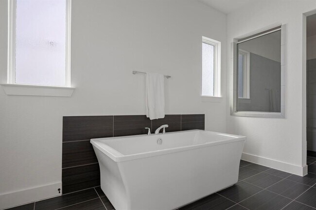 Building Photo - 2304 Novara Trl
