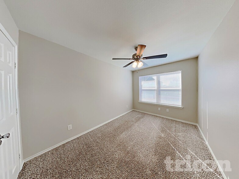 Building Photo - 10628 Lone Pine Ln