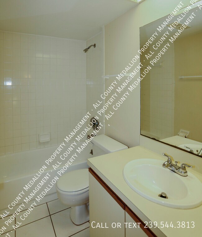 Building Photo - 719 SW 47th Terrace