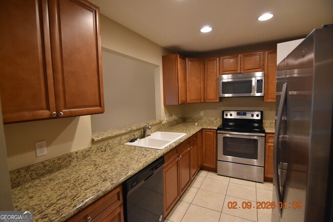 Building Photo - 322 Gary Cir