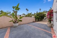 Building Photo - 736 N Alta Vista Blvd