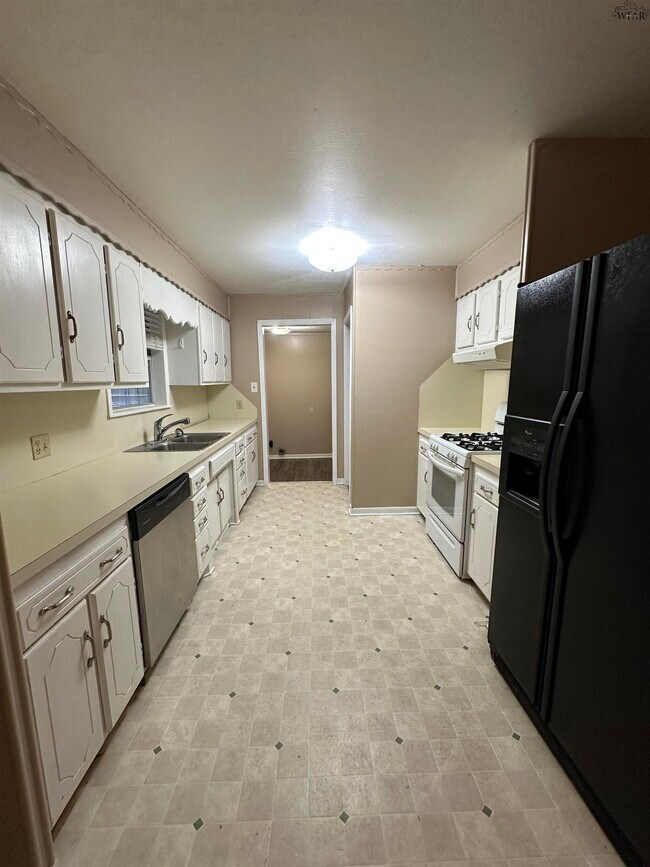Building Photo - 4408 Cunningham Dr