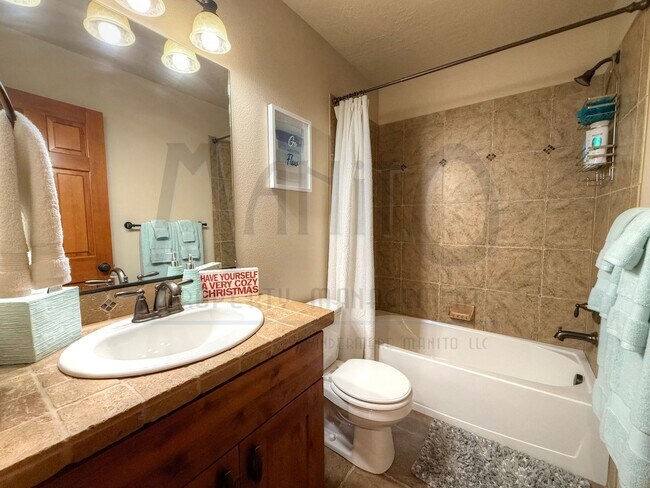 Building Photo - Stunning River Ridge Home With Spectacular Views