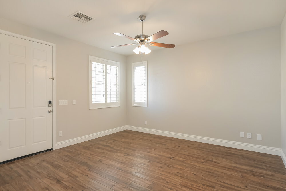 Building Photo - 4237 E Santa Fe Ln
