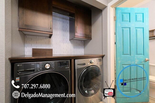 Building Photo - Glen Cove! Large renovated one bedroom one bath