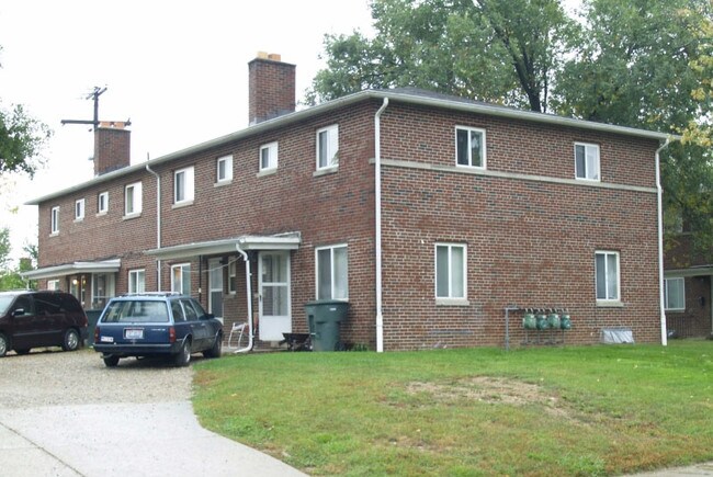 Building Photo - 824 S Harris Ave