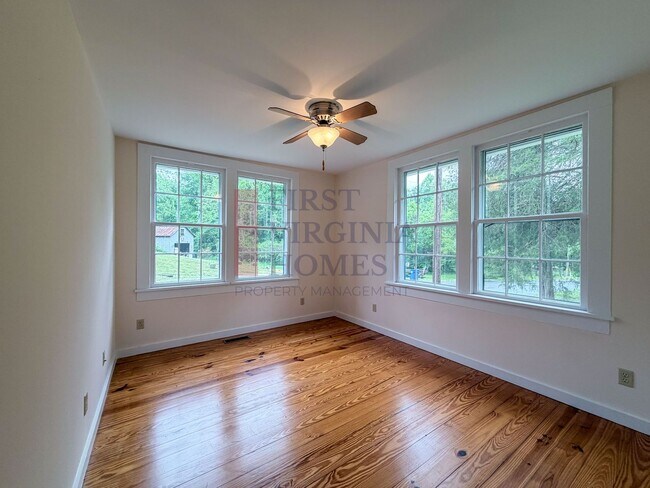 Building Photo - 2Bed/1Bath Scottsville Rental