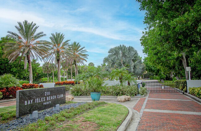 Building Photo - Luxury Seasonal or Annual Rental in the Prestigious Grand Bay Community – Longboat Key