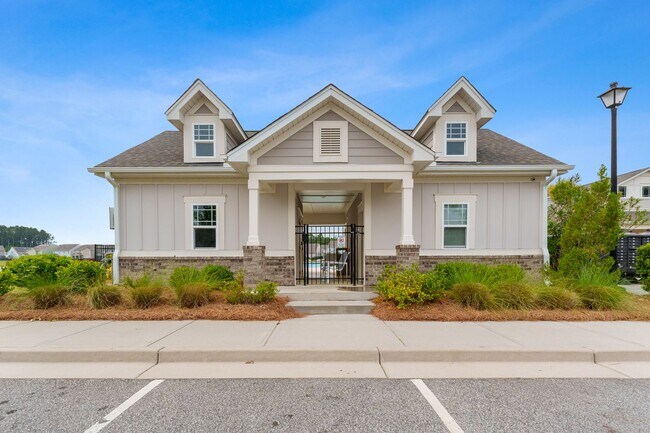 Building Photo - Easy Living in North Creek Village!