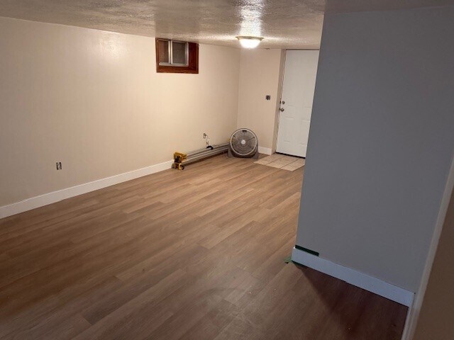 Building Photo - 498 Fern Dr