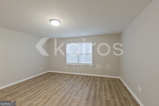 Building Photo - 136 Western Red Cedar Dr