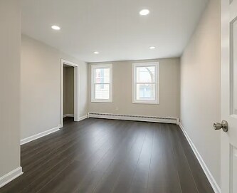 Building Photo - 677 2nd Ave