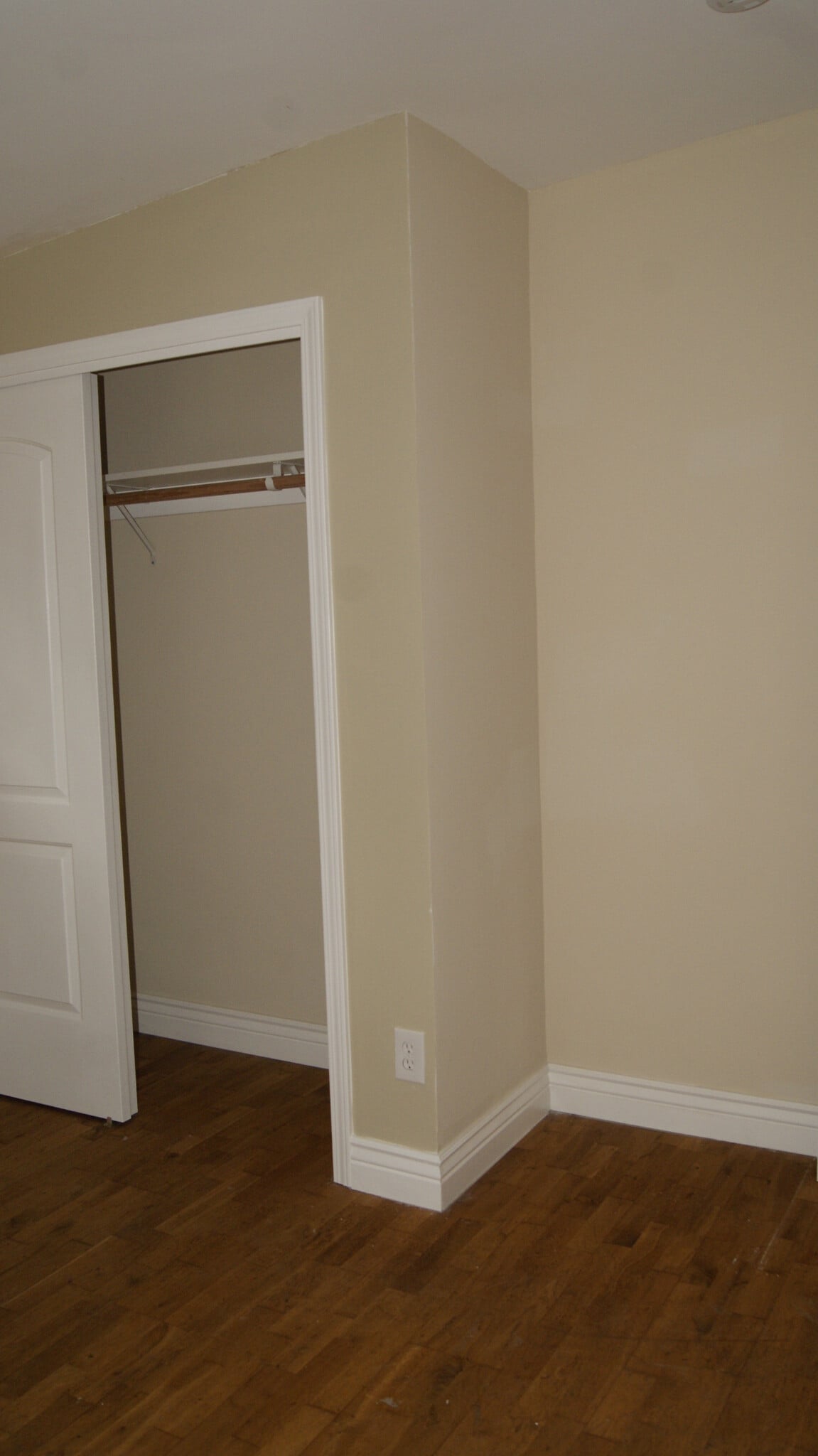 Building Photo - 1208 Lincoln Avenue