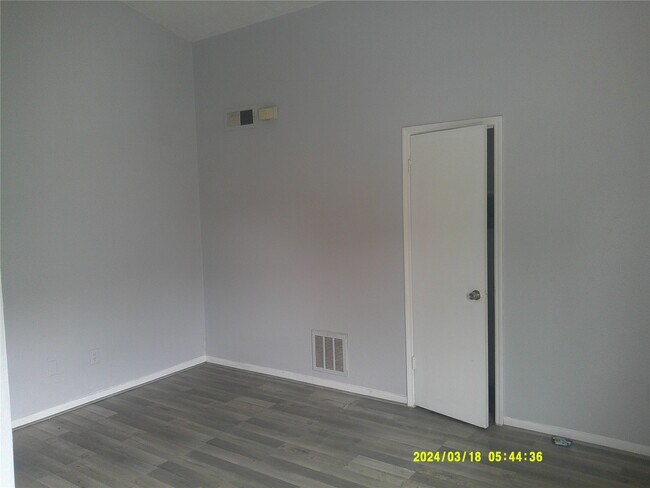 Building Photo - 12411 W Village Dr