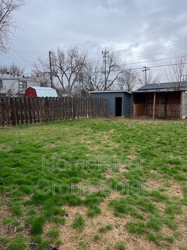 Building Photo - 3837 Pershing Dr