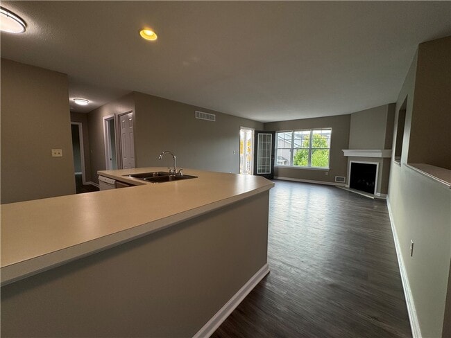 Building Photo - 1301 Hill Park Ct