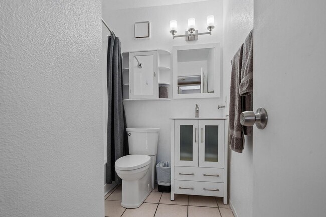 Building Photo - 21305 Nandina Ln