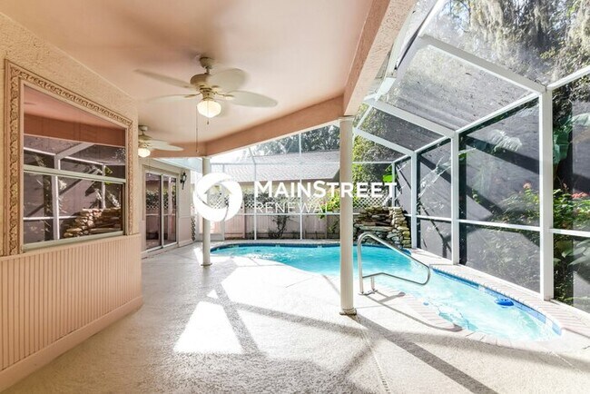 Building Photo - 3 Bedroom Pet-Friendly Home in Tarpon Spri...
