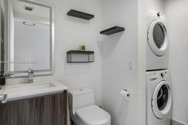 Building Photo - 488 NE 18th St