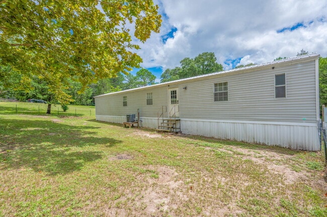 Building Photo - 2725 FL-83