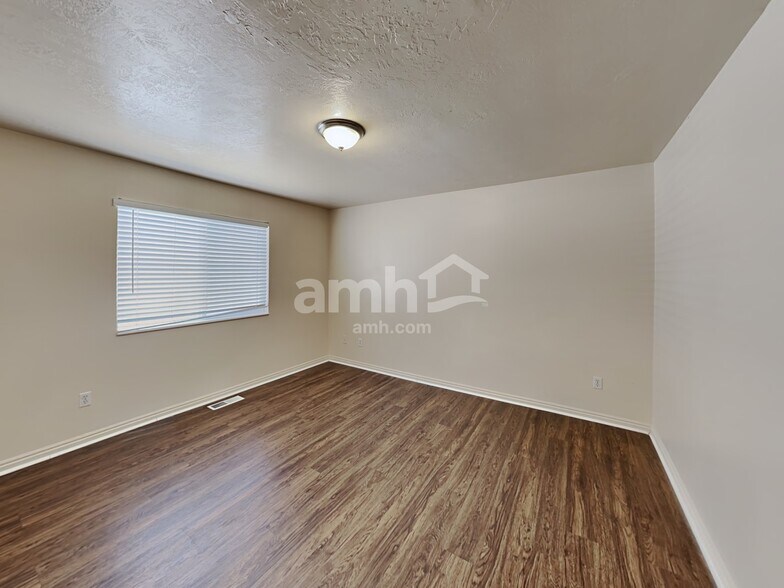 Building Photo - 7658 Snowy Owl Rd