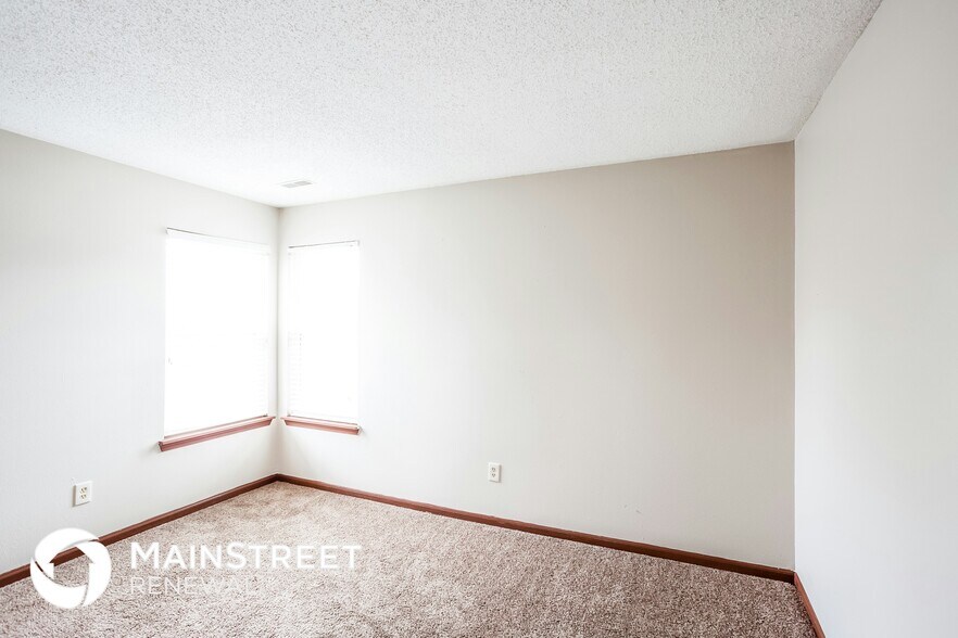 Building Photo - 8930 Lighthorse Dr