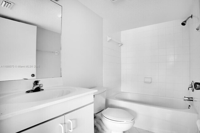 Building Photo - 3398 NE 9th Dr