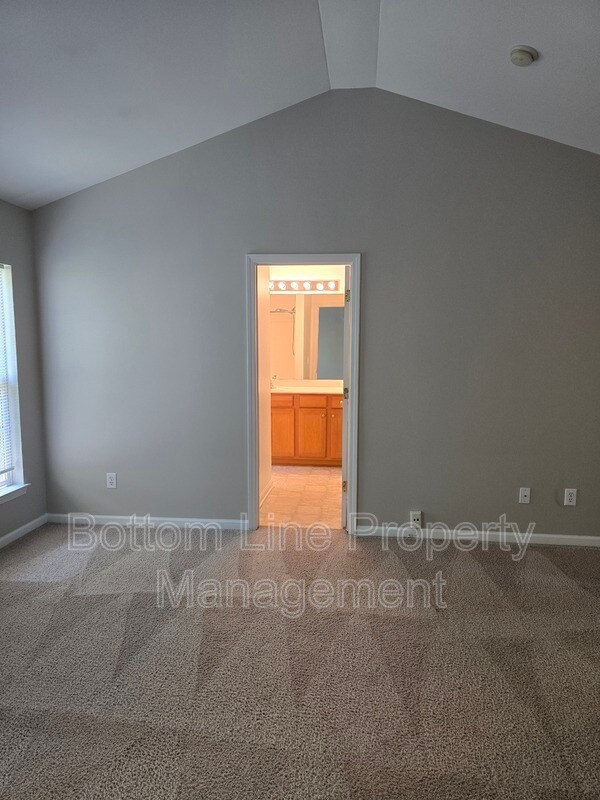 Building Photo - 8630 Carolina Lily Ln