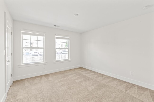 Building Photo - 2 Bedroom Townhome in Brightwalk!