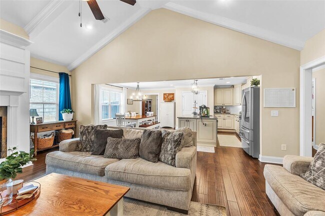 Building Photo - 1808 Mabel Dr