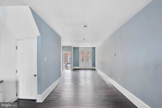 Building Photo - 2212 W Fayette St