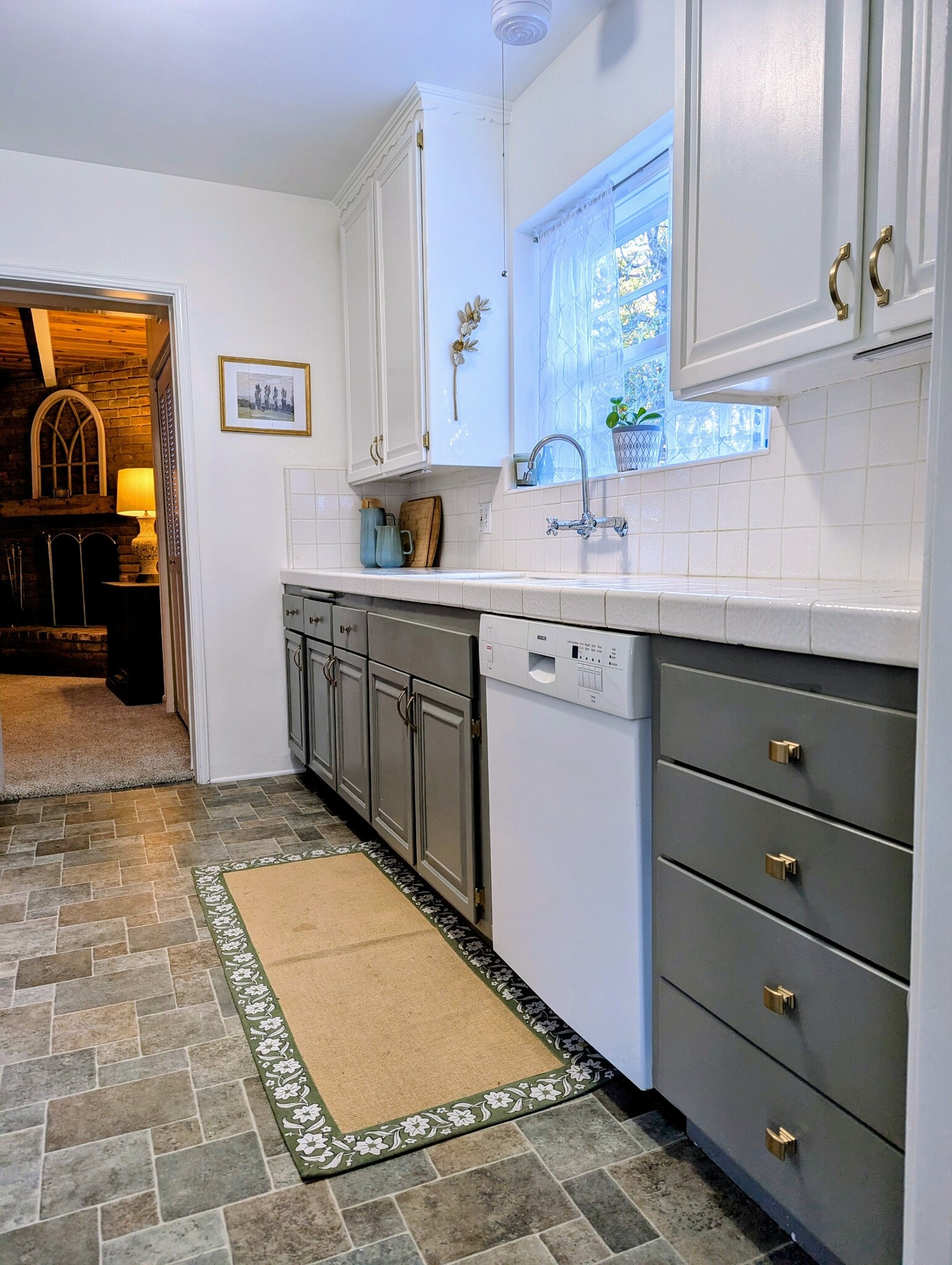 Building Photo - 4828 Grand Ave