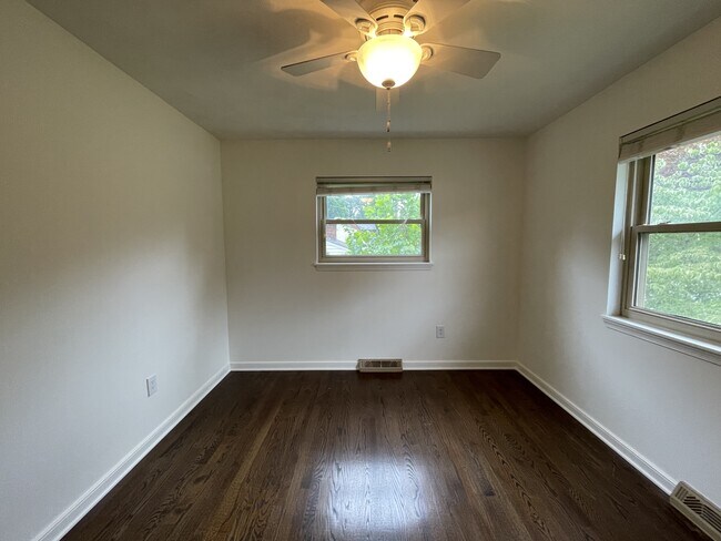 Building Photo - 1113 Craigmont Dr