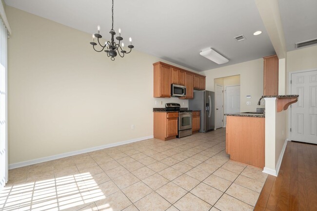 Building Photo - Creekside at Brentwood!