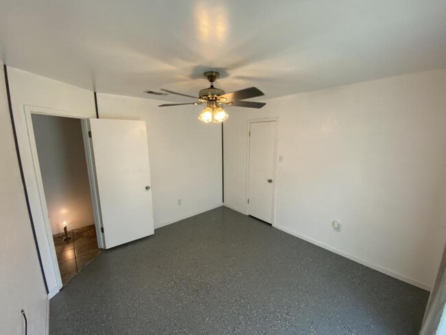 Building Photo - 1122 Rhonda Lee St