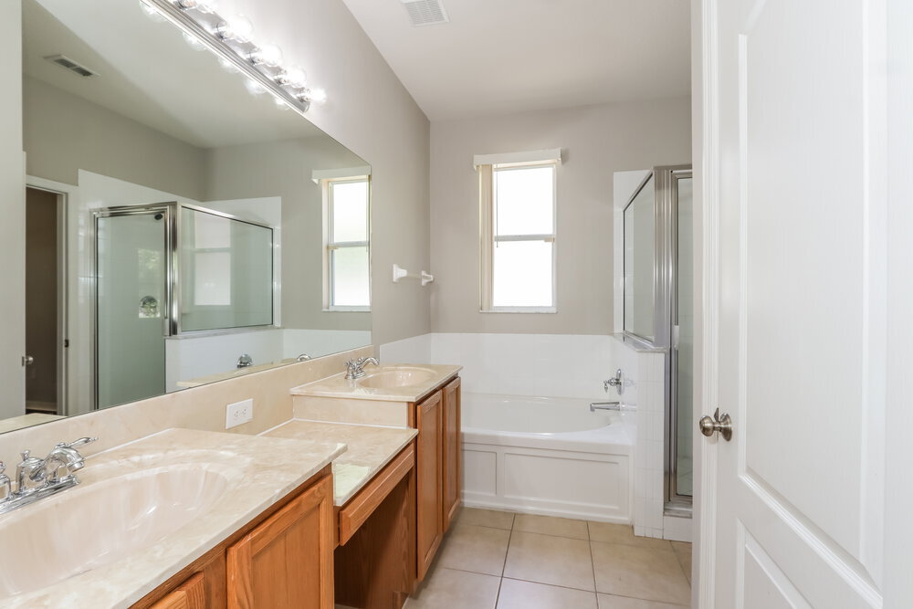 Building Photo - 12121 Fall Creek Ct
