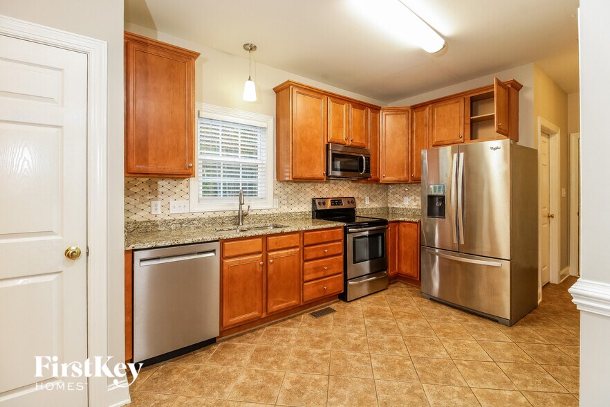 Building Photo - 7505 Summersun Dr