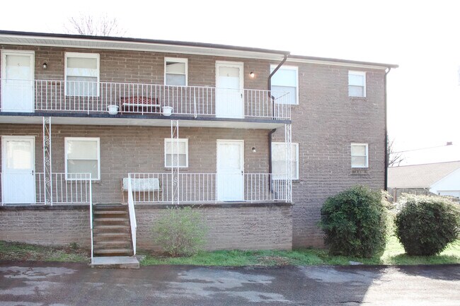 Primary Photo - 500 Farragut Ave