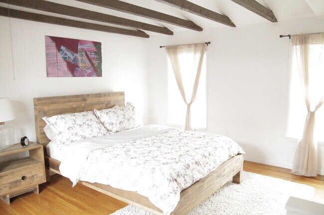 Master bedroom top floor - 1609 Rodman St