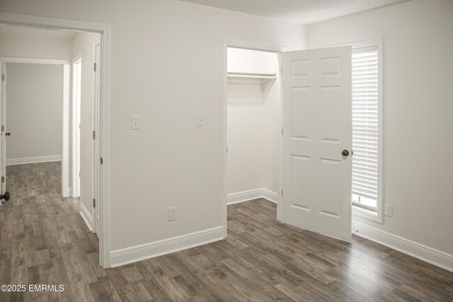 Building Photo - 6821 10th Ave