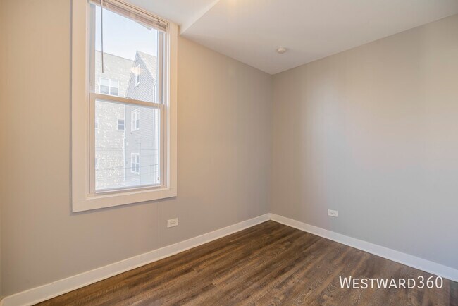 Building Photo - 3756 W George-2R