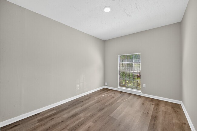 Building Photo - 5243 Wickview Ln
