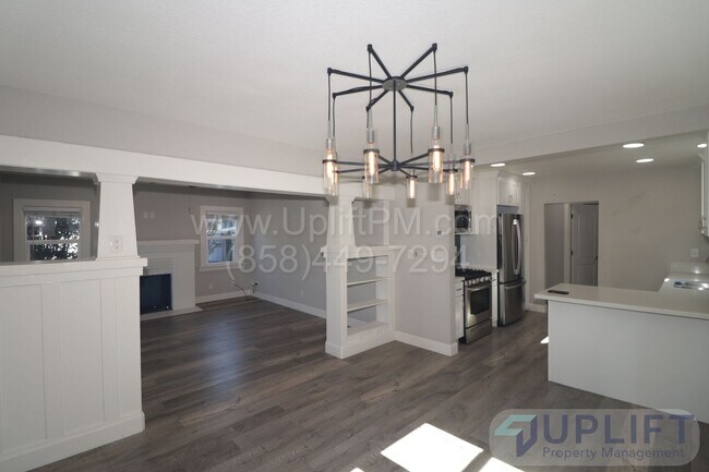 Building Photo - Cozy 2B/2BA with office/den