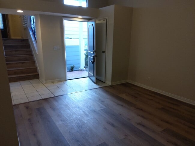 Building Photo - Remodeled 2-Bed, 2-Bath Condo with Garage ...