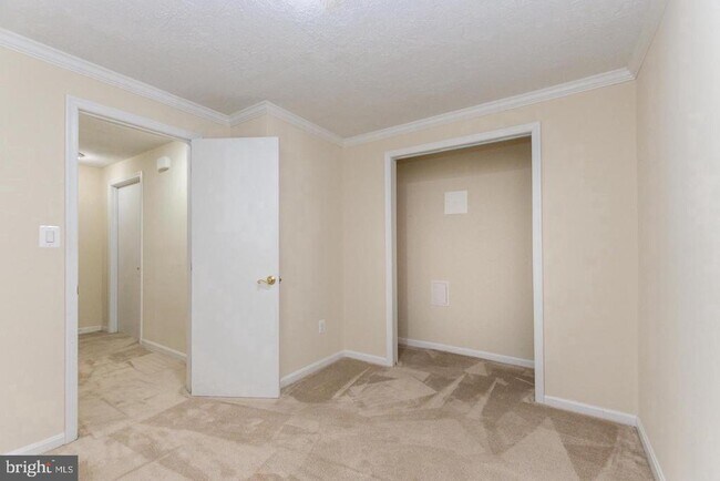 Building Photo - 1020 Smartts Ln NE