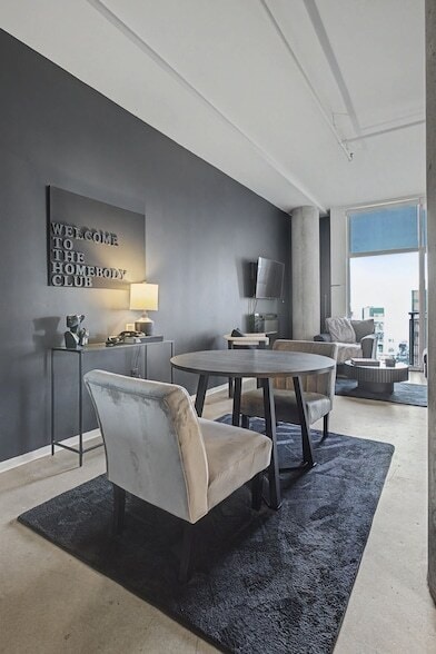 Building Photo - 2115 Yeaman Pl