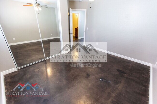 Building Photo - 4821 N 92nd Ln