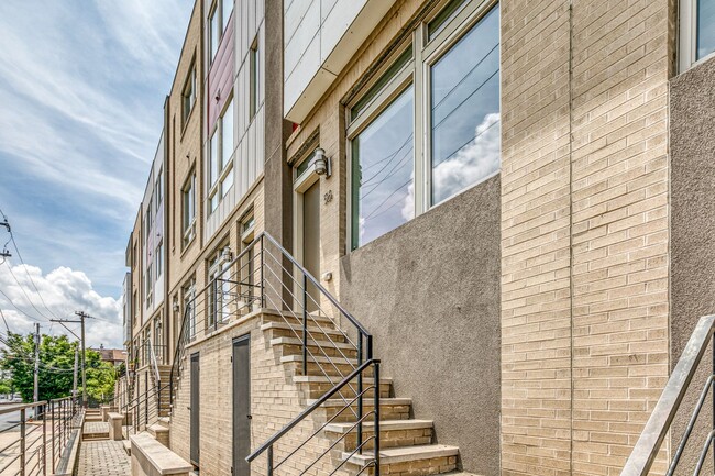 Building Photo - Queen Village Townhome with Parking