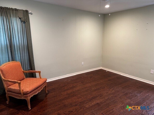 Building Photo - 1422 Mockingbird Ln